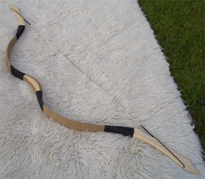RAVEN (HOLLÓ) - HUNGARIAN TRADITIONAL RECURVE BOW FROM KASSAI